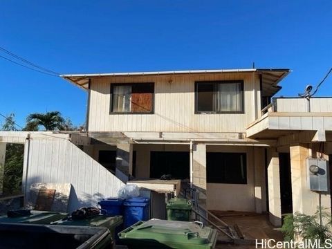 Hawaiian Homelands in Nanakuli. Don't miss this opportunity to create your dream home. Located in the valley above the High School. Home needs major repairs.