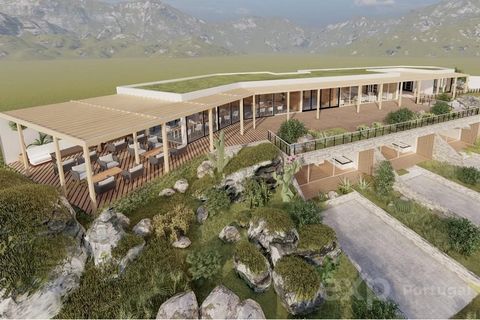 Land with an architectural project approved by the Chamber of Villa Real de Santo António for a tourist development, type Hotel 3*. The project has a maximum occupancy of 34 users/beds distributed as follows:- 1 main building Hotel 3* with 10 beds - ...