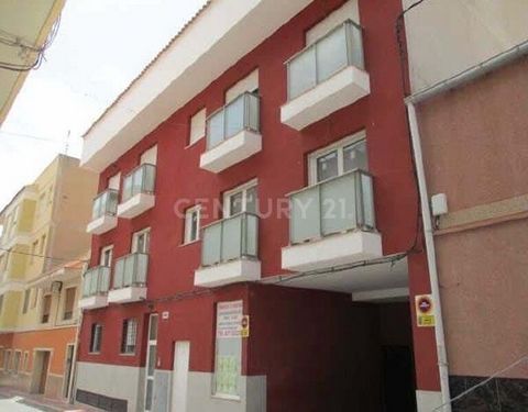 The investment opportunity you have been waiting for has arrived! We present a commercial property for sale in Sax, Alicante, a jewel waiting to be discovered. This space, located on the ground floor of a three-storey residential building, offers a c...