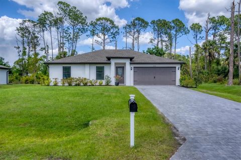 Welcome to this 2022 3/2 Vero model. This gently lived in home is available for your immediate occupancy. This home impresses with an open floor plan as well as a split bedroom design. The master suite includes a large en suite bathroom with walk in ...