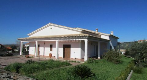 House with land, total area of 3380m2. Covered area of 270m2. R/C comprises: 3 bedrooms, one suite, kitchen and living room both with fireplace, a complete bathroom. Pre-installation of air conditioning and fitted wardrobes in all bedrooms. Large gar...