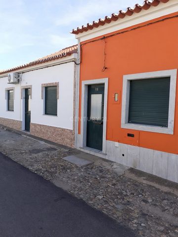Townhouse T1, with living room, bathroom and fully equipped kitchen, on the ground floor. It has a small backyard with a staircase (the staircase is uncovered) to the attic. Where is the bedroom with air conditioning and a small bathroom. It is the i...