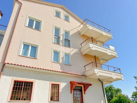 Location: Primorsko-goranska županija, Lovran, Lovran. OPATIJA, LOVRAN - excellent apartment ready for furnishing with a panoramic view and close to the sea For sale is an excellent apartment on two floors with a high mansard, open sea view, only 200...