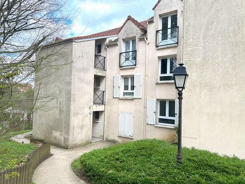 Acquire a property with this studio in Magny-Le-Hongre. Construction was completed in 1997. The calm of the place is ensured by the double glazing. The studio comes with at least one parking space so you don't have to go around in circles. As for the...