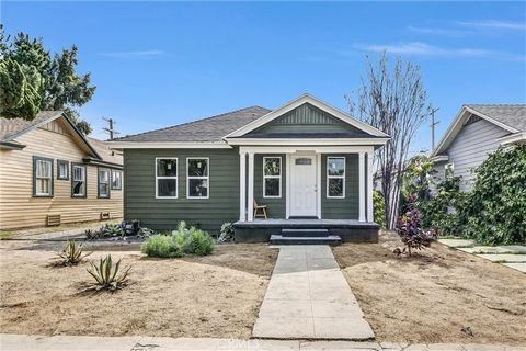 Come home to this stunningly renovated single-story residence boasting an expansive open layout! This delightful 3-bedroom, 1-bathroom property is packed with upgrades and showcases a sizable backyard. The kitchen shines with modern stainless steel a...