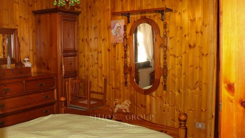 In the characteristic hamlet of Villair Superiore di Courmayeur, in the heart of the old village, we jointly offer for sale two wonderful neighboring apartments, the first of 45 square meters on the ground floor and the second of 54 square meters on ...