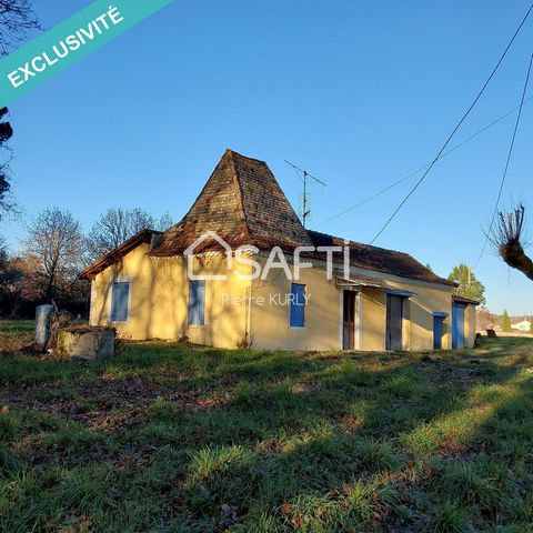 ocated in the town of Saint-Front-de-Pradoux (24400), this charming house to renovate offers a privileged location in a calm and peaceful environment in the countryside. close to amenities, a few minutes from the train station and the A 89 access, 1 ...