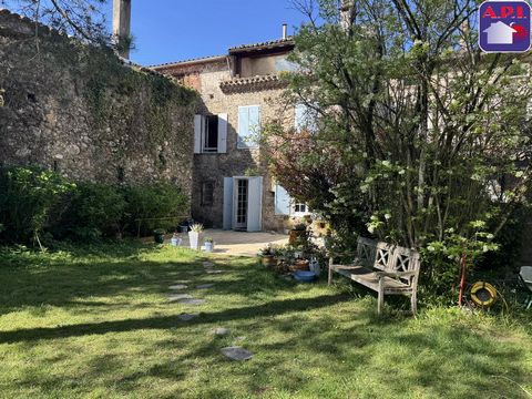 WHAT A CHARM Superb house. You can enjoy its beautiful volumes, its old charm, its outbuilding and its large plot of land. Composed of a living room, a kitchen dining room, four bedrooms, a shower room and a bathroom. ARIEGE PYRENEES IMMOBILIER (API)...