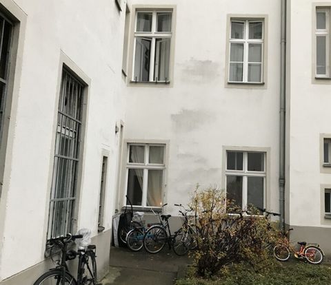 Address: Berlin, Wrangelstrasse 10 Property description The flat is close to Schloßstraße, with extensive transport links with adjacent bus lines, S-Bahn and U-Bahn U9, S-Bahn and buses are only a few minute’s walks away. In the shopping mile Schloßs...