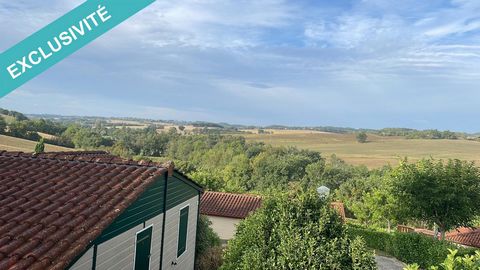 Located 8 km from Auch, this pretty bungalow is for sale in a holiday park. This region is called “French Tuscany” because of its hilly landscape, its magnificent sunflower fields, Armagnac and its authentic markets. You will be able to access the am...