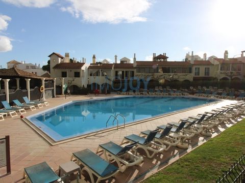 Wir präsentieren Ihnen eine unumgängliche Gelegenheit, eine exklusive Immobilie in der prestigeträchtigen Old Village Condominium in Vilamoura zu erwerben. Diese gemütliche 2-Zimmer-Wohnung befindet sich vor dem Pool und bietet ein einzigartiges und ...