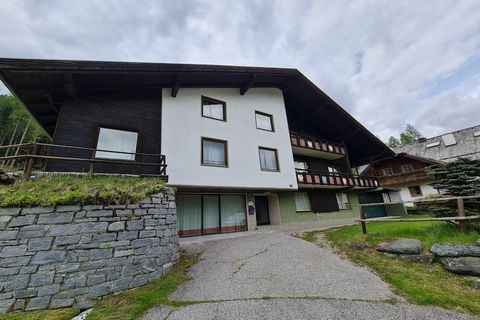 This spacious 60 m² apartment in Bad Kleinkirchheim is perfect for up to 5 guests, featuring 2 bedrooms and ample living space. Located on a golf course and at the base of the ski slopes, the apartment offers stunning mountain and garden views. Ideal...