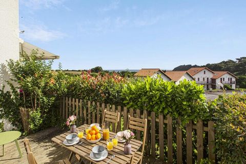 Situado En una zona tranquila de San Juan de Luz, este apartamento con una bonita terraza con vistas al océano es ideal para alojar a 4 personas. À unos minutos para A pie de la playa, este alojamiento es perfecto para relajarse mientras visita el su...