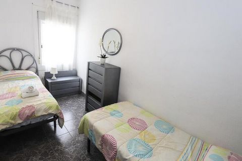 Gemütliche Wohnung in Salou, nur wenige Schritte vom Strand entfernt. Charmantes Apartment an der Hauptstraße von Salou, nur 200 Meter vom Strand und dem Paseo Jaume I entfernt. Diese gemütliche Wohnung im ersten Stock besteht aus drei Schlafzimmern,...