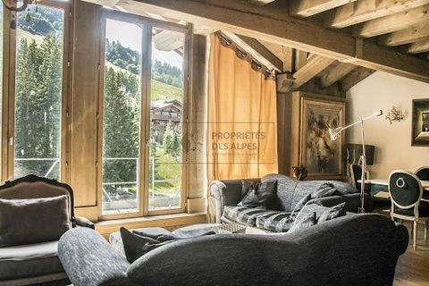 Recent apartment, on the top floor, with a beautiful view of the slopes, located in the heart of Courchevel 1850: - living room, lounge with fireplace, dining room with open kitchen - sunny terrace - master bedroom en suite with hammam and dressing r...