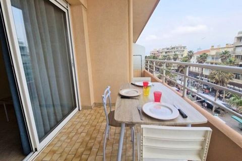 4REG1- Canet Plage - Wspaniały apartament z jedną sypialnią z widokiem na morze, idealnie położony, blisko sklepów. W samym sercu Seaside Resort, ten jasny i przestronny apartament T2, wyposażony dla 2/3 osób, położony na 4 piętrze z windą, składa si...