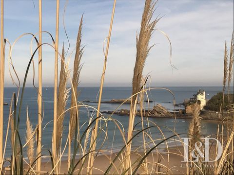 Exclusiviteit, in een zeer gewilde wijk van Biarritz, rustig en op een paar minuten van de Côte des Basques, appartement dat uitkomt op een prachtige onafhankelijke ingang met wasruimte, de eerste verdieping bestaat uit een woonkamer, keuken en bijke...