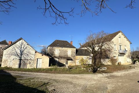 Dit vastgoedcomplex, ideaal gelegen op 15 minuten ten noorden van Brive, in een dorp met alle voorzieningen, biedt meerdere mogelijkheden. Dit karaktervolle huis, een voormalige kleine boerderij, is geïntegreerd in de aangrenzende en uitbreiding van ...