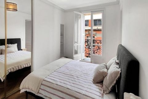 Ervaar de Parijse elegantie in dit prachtig gerenoveerde appartement met 3 slaapkamers, gelegen in een Haussmann-gebouw in een van de meest levendige buurten van de stad. Deze accommodatie ligt op slechts 100 meter van de charmante rue Mouffetard en ...