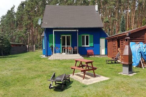 Geräumiges Ferienhaus in idyllischer Lage nahe des Städtchens Nowe Warpno. Die Gemeinde Nowe Warpno liegt am Rande des Waldes. Der breite Zugang zu vier Seen und dem Zalew Szczecinski macht sie zu einem idealen Ort für Touristen, die Erhohlung inmitt...