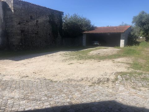 URBAN PLOT FOR CONSTRUCTION, OF 400 M2, BEING ABLE TO BUILD 2 FLOORS. HOUSING AREA WITH FEW RESIDENTS. 500 METERS FROM THE CENTER OF THE VILLAGE OF TÁBUA.