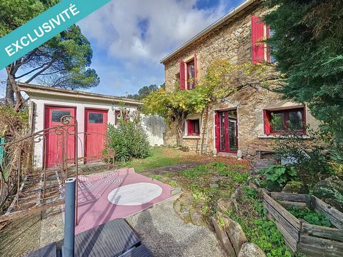 Situated in the charming village of Saint-Étienne-Estréchoux, just 15 minutes from Lamalou-les-Bains and Bédarieux, this 1-storey character house is a real favourite. Nestling in a peaceful setting, it offers a warm atmosphere and unique charm, makin...