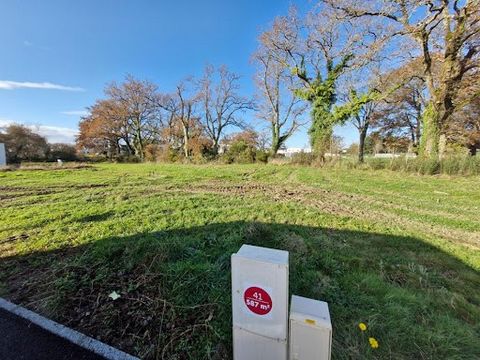 William BELAYE vous présente le Lotissement ''Vannes Bocage'' situé dans le secteur de Kerbiquette, au nord-est de Vannes, à proximité immédiate de l'hôpital privé Océane, connu pour ses interventions chirurgicales de haute qualité. Ce lotissement, a...