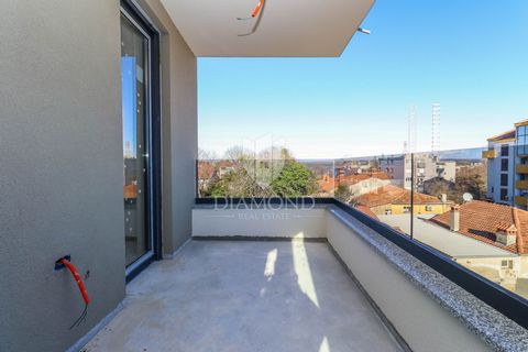 Location: Pula, Pula. Istria, Pula An apartment for sale in a prime location in Pula, close to the sea and all necessary facilities. Located on the second, first and last floor of a smaller residential building, the apartment offers a modern layout a...