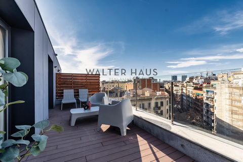 SEASONAL RENTAL- FURNISHED AND EQUIPPED Renovated and furnished penthouse in Eixample, Barcelona This bright 70 m² penthouse has been carefully renovated to offer comfort and style. It has two bedrooms, one with a double bed and the other with a sing...