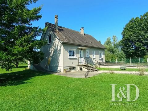 QUIET, NOT OVERLOOKED. 5 minutes from Sens and Pont sur Yonne, I invite you to discover this charming detached house raised on a total basement, and built on a plot of 1300m2 fully enclosed and wooded. This property offers you great possibilities of ...