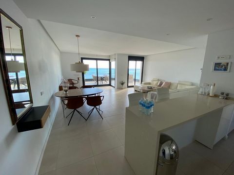 Luxury Penthouse for Sale in Carvajal, Fuengirola Owner has a tourist license - no community rules against Location: This stunning penthouse is perfectly situated close to the train station(Carvajal) and just a short stroll from the beach, offering b...