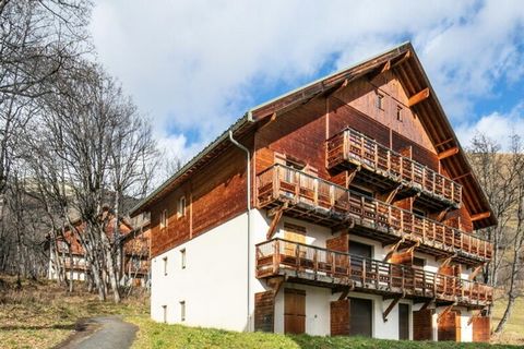 De Résidence Vacancéole Le Hameau de L'Alpage, genesteld in het Maurienne-massief in de Savoie, verwelkomt u in het hart van het resort Saint Sorlin d'Arves in de wijk Pierre Aigüe, op 250 meter afstand. van de eerste bedrijven. Ideaal om te genieten...