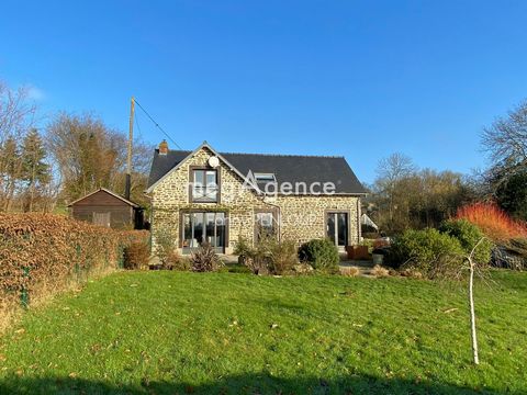 In the town of Notre-Dame de Livoye, near Brécey, I offer you this stone house of 120 m² of living space on a plot of land without vis-à-vis and with an unobstructed view of 6526 m². It includes: - on the ground floor a beautiful living room facing s...