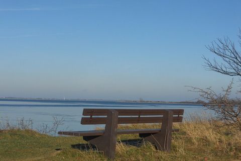 Diese 1-Raum Ferienwohnung in Strandnähe befindet sich in Ostseebad Boltenhagen im Nordwesten Mecklenburgs, zwischen den Hansestädten Wismar und Lübeck im schönen Klützer Winkel. Bis zum langen Sandstrand sind es etwa 800 m. Die 1 – Raum – Urlaubsunt...