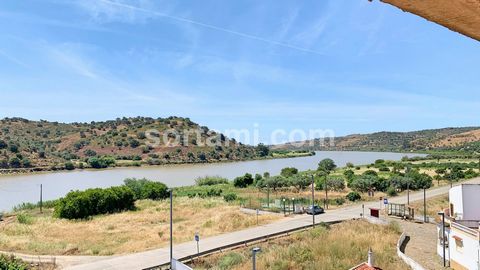 Land with project for the construction of 3 villas with a fabulous view over the Guadiana River and the mountains, with a communal pool and garage. It already has a payment license with advanced construction plus 35%. Very special residential area, m...