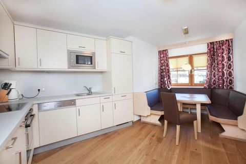 Het gezellige appartement in Wald im Pinzgau is van alle gemakken voorzien en biedt plaats aan maximaal 6 personen. De accommodatie beschikt over een mooie eethoek en kookgelegenheid, koffiezetapparaat, oven, magnetron, vaatwasser, een balkon, een gr...