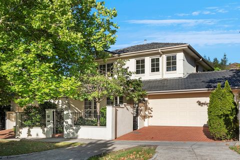 Enjoying a premier position in the exclusive Sackville Ward; the heart of Melbourne’s private school belt with trams conveniently nearby, this elegant family home balances everyday functionality with relaxed entertaining and contemporary luxuries. Ma...