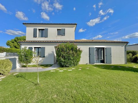 In All Transparency, CRISTAL IMMOBILIER presents this modern house in perfect condition built in 2015, offering 125m2 of living space and comprising: an entrance with cupboards, a large living room with fitted and equipped kitchen, 2 bedrooms includi...