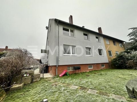 Willkommen in Ihrem neuen Zuhause einem beeindruckenden 3-Parteienhaus, das sowohl als Kapitalanlage als auch für die eigene Nutzung ideal geeignet ist. Mit einer großzügigen Wohnfläche von insgesamt 288 Quadratmetern und 11 Zimmern auf drei Wohneinh...