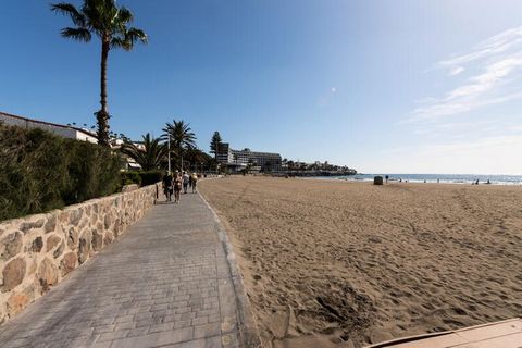 This fabulous holiday home, situated right on Las Burras Beach in the south of Gran Canaria, is perfect for a serene seaside getaway. With 80 m² of well-designed space, it features a beautifully furnished terrace with close and direct sea views, over...