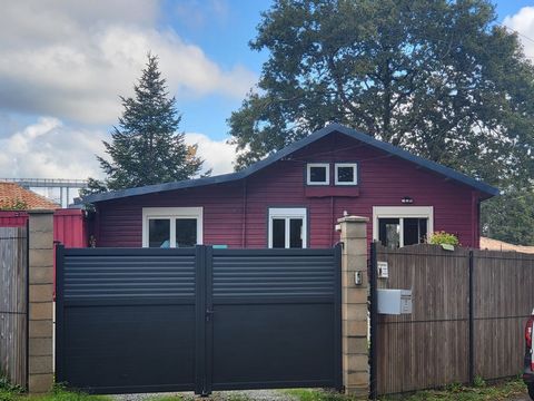 Vous recherchez une maison chaleureuse et cocooning avec cette ambiance montagnarde, et bien cette maison est faite pour vous. Ce magnifique chalet au calme sur une parcelle de 700 m2 vous offrira tout le bonheur, le calme, la détente et la relaxatio...