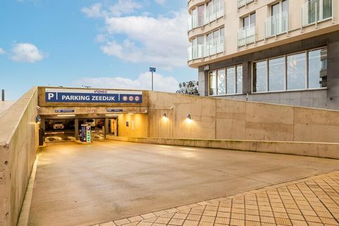 Diese komplett renovierte Wohnung hat Meerblick, einen schönen Balkon und eine wunderbare Lage in Strandnähe. Es eignet sich besonders für einen Sonnenurlaub mit Familie und Freunden.Die Unterkunft befindet sich im Herzen von Ostende, nur wenige Gehm...