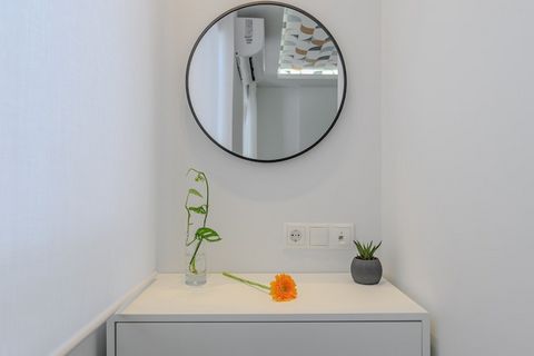 Cet appartement confortable d'une chambre, d'une superficie de 35 m², peut accueillir confortablement jusqu'à 4 personnes. Situé au cœur de Réthymnon, il propose des équipements modernes et un intérieur entièrement équipé. L'appartement dispose de la...