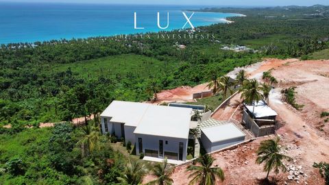 Cette villa exceptionnelle de 7 chambres et 834 m² est dans les dernières étapes de sa construction, offrant une opportunité rare de posséder une toute nouvelle maison de luxe dans le paradis côtier à couper le souffle de Las Terrenas . Conçue pour c...