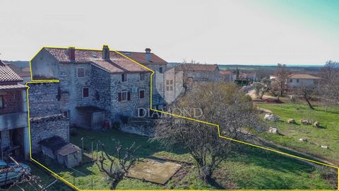 Location: Istarska županija, Brtonigla, Brtonigla. ID CODE: 1017-1005 DIAMOND REAL ESTATE D.O.O. Mob: +38552210824 Tel: +38552210824 E-mail: office@diamond-realestate.hr www.diamond-realestate.hr