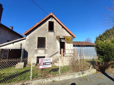 val d'Issoire 87330 house to be restored in its entirety and able to benefit from government aid. - Composed on the first level of 4 rooms including 2 rooms with fireplace on the upper level an attic with a window that can be converted in the whole. ...