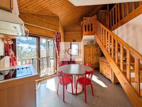 Duplex apartment of 2 rooms with mezzanine of 44m2 total, 39m2 Carrez. The property is located in the ski resort of La Clusaz, at the foot of the Col de La Balme offering you access to the foot of the slopes a few steps away. Exceptional view of the ...
