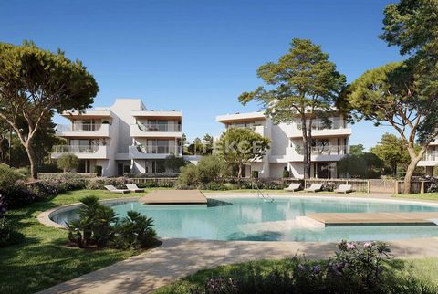 Apartamenty Blisko Plaży i Pola Golfowego w Tarragona Salou Apartamenty na sprzedaż znajdują się w okolicy Salou w Tarragonie, jednej z najbardziej tętniących życiem lokalizacji w regionie. Salou słynie ze swojej żywej atmosfery, oferując liczne kawi...