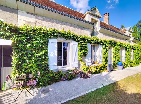 Coup de cœur assuré pour cette magnifique longère rénovée de 180 m² sur un terrain arboré d’environ 2200 m²