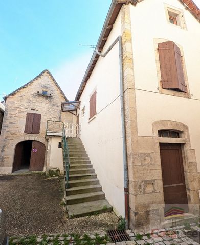 Maison de village en pierre non mitoyenne